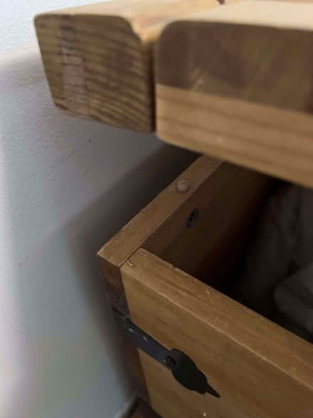 Photo of free Trunk (wood, 89 x 43 x 47 cm) (Jericho OX1) #2