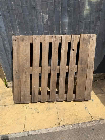 Photo of free Pallet (JP,Bracknell RG12) #1