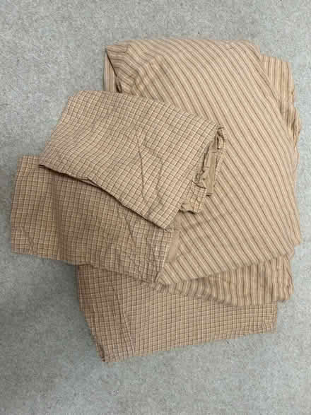Photo of free Double bedding set (Wokingham RG40) #1