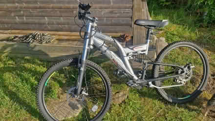 Photo of free Mens bike. Needs tlc (G715EZ) #1