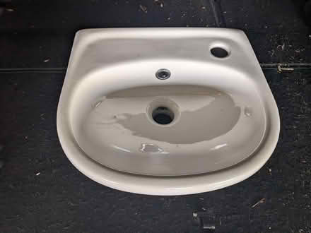 Photo of free Small Basin - brand new in box (Bracknell RG12) #1