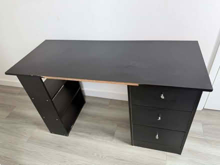 Photo of free Office desk (Barkingside IG6) #1