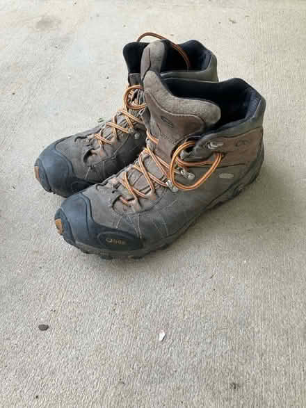 Photo of free Men’s 11.5 Wide Shoes (Old Town East) #4