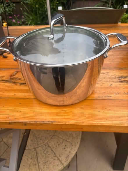 Photo of free Large 8L saucepan Marco Pierre White (Comberton DY10) #1