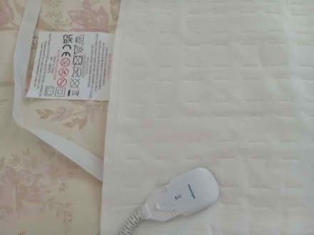Photo of free Silentnight Double electric blanket and mattress cover (Evesham WR11) #1