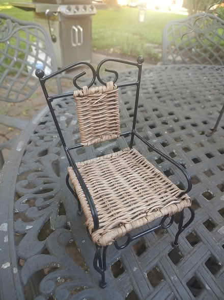 Photo of free Tiny chair (Odenton) #1