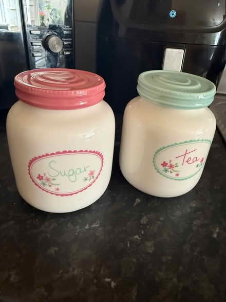 Photo of free Ceramic tea and coffee pots (Carshalton) #1