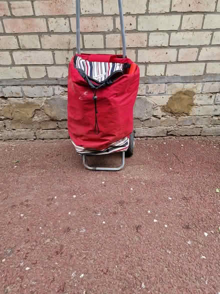 Photo of free Shopping trolly with beach stuff (Horace Road Billericay CM11) #1
