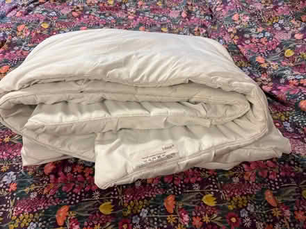 Photo of free Good condition. I think this is a King size duvet (Shephall SG2) #2
