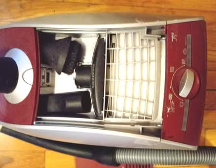 Photo of free Siemens bagged vacuum cleaner - EN5 (Barnet EN5) #2