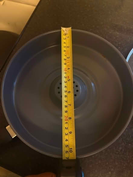Photo of free Stove top airfryer and Cooking Pots (Grays (RM17)) #1
