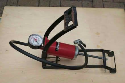 Photo of free Care tyre foot pump (Purley on Thames RG31) #2