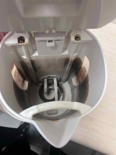 Photo of free White Electric Kettle (Mavis Bristol intersection) #3