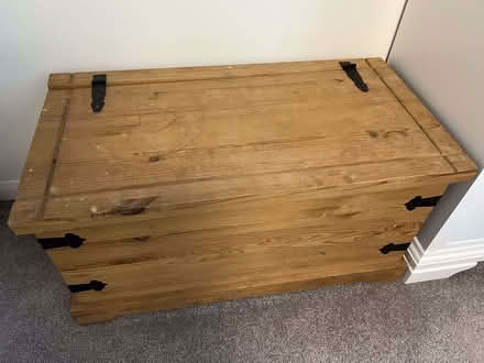 Photo of free Trunk (wood, 89 x 43 x 47 cm) (Jericho OX1) #1