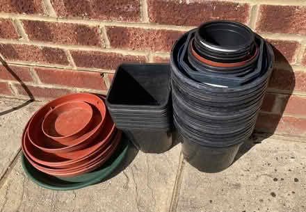 Photo of free Plastic plant pots and saucers (Cox Green SL6) #1