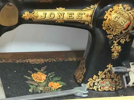 Photo of free Antique Sewing Machine (Hampton) #1