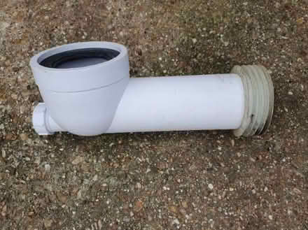 Photo of free WC Pan Connector with Spigot (GU2 Stoughton) #1