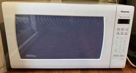 Photo of free Microwave - works (Fremont Ave) #1