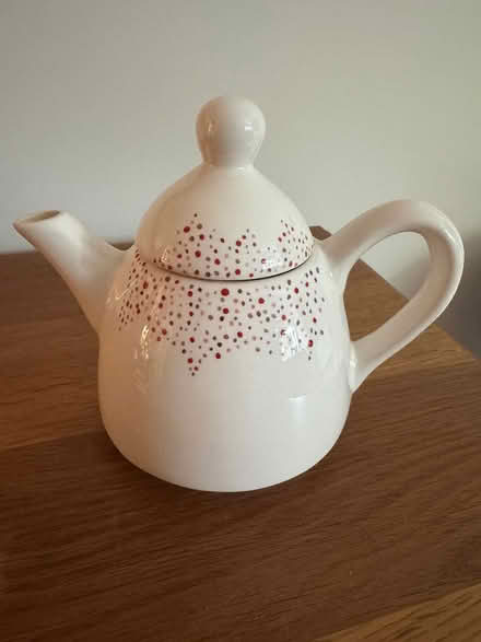 Photo of free Small tea pot (Highfields Caldecote) #1
