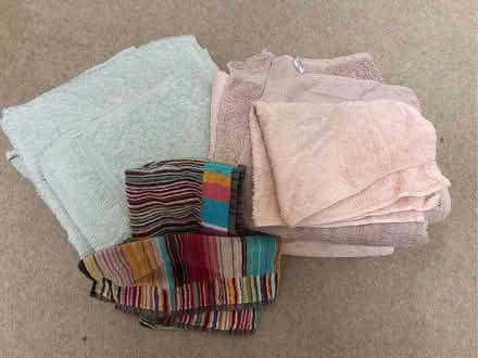 Photo of free Selection of towels (Wokingham RG40) #1