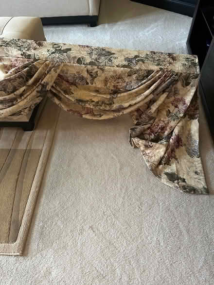 Photo of free Curtain valance (North Galt) #2