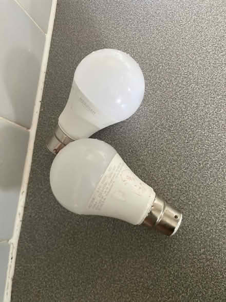 Photo of free B22 light bulbs (Rhwibina CF14) #1