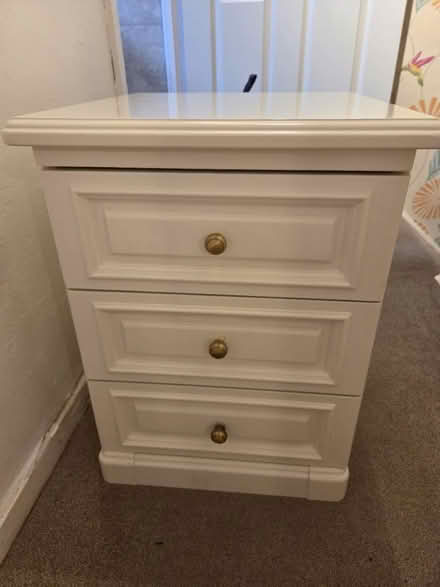 Photo of free White draws (Bragbury end stevenage SG2) #1
