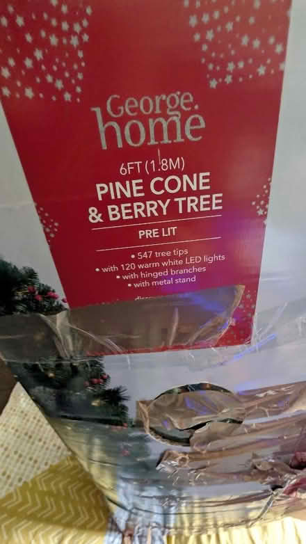Photo of free Xmas tree pre lit (Twerton BA2) #1