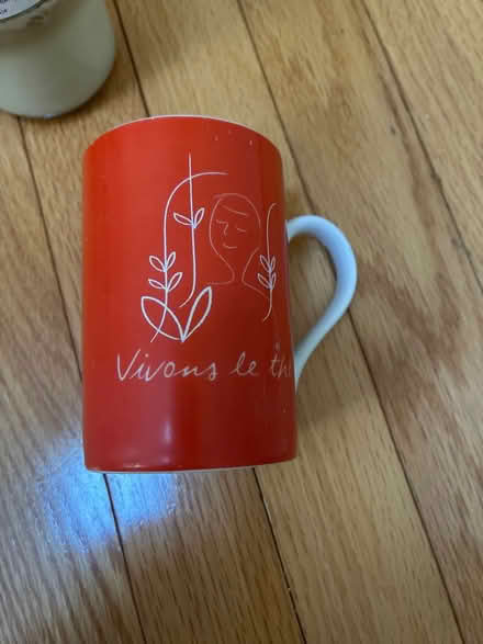 Photo of free Locally made candle & a Mug (Near Friendship Heights metro) #3