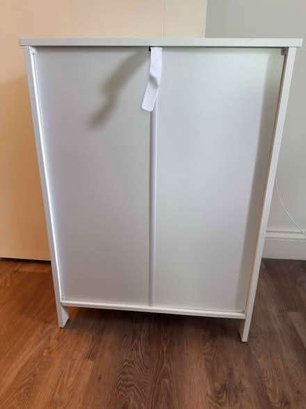 Photo of free White bathroom cabinet (Dalston, London E8) #2