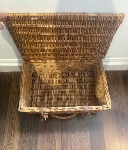 Photo of free Fortnum and Mason wicker basket (Clerkenwell EC1R) #2
