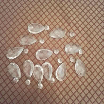 Photo of free Glass Chandelier 'Teardrops' (Uplands / Riverside) #1