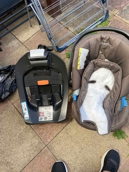 Photo of free Baby car sest (HP6 6JG) #1
