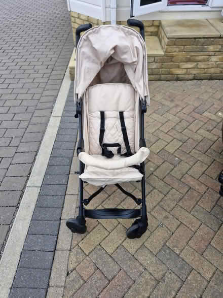 Photo of free Baby stroller (Sg156se) #4