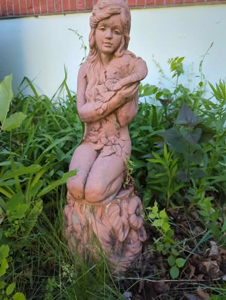 Photo of free Garden statue (Duren Ave) #1