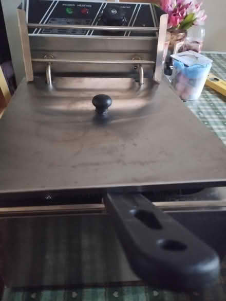 Photo of free Deep fat (fryer Electric) (wellingborough NN8) #1