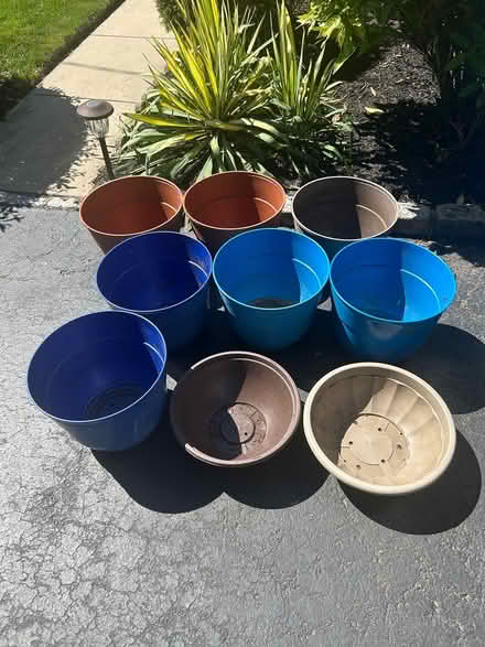 Photo of free 17 flower pots (Middletown by HS North) #1
