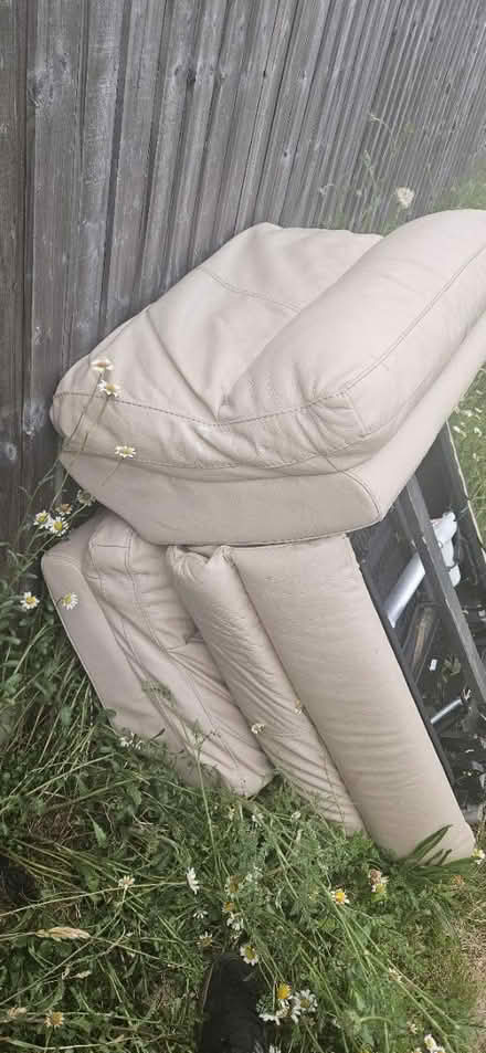 Photo of free Electric recliner corner sofa (Stratford CV37) #3