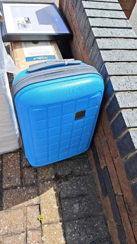 Photo of free Hand luggage size case (coundon CV6 1) #1