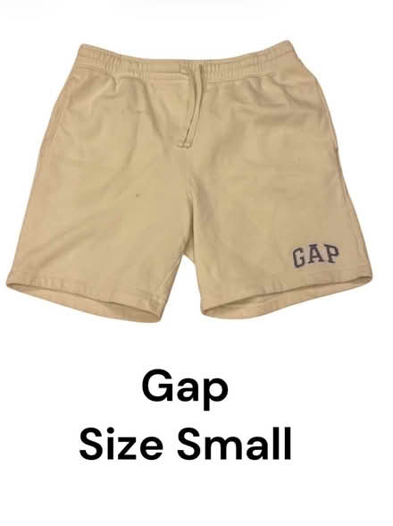Photo of free Gap Woman’s Shorts (Brooklyn Storage) #1