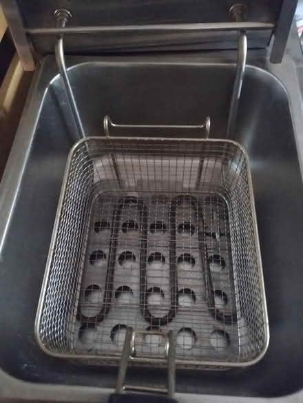 Photo of free Deep fat (fryer Electric) (wellingborough NN8) #2