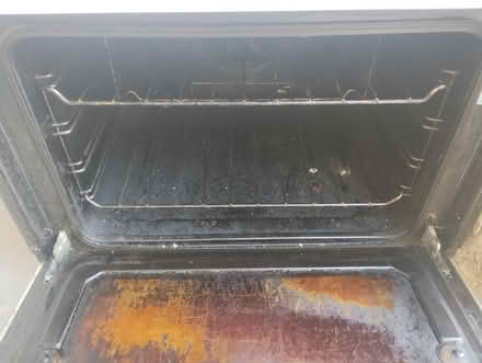 Photo of free Indesit oven (Croydon) #3