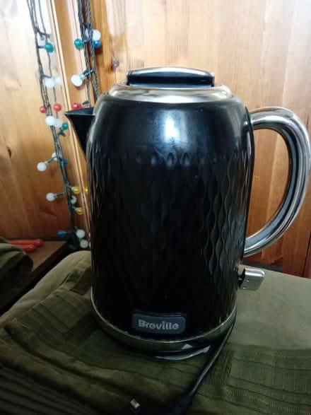 Photo of free Breville black electric kettle (Barnet EN5) #1