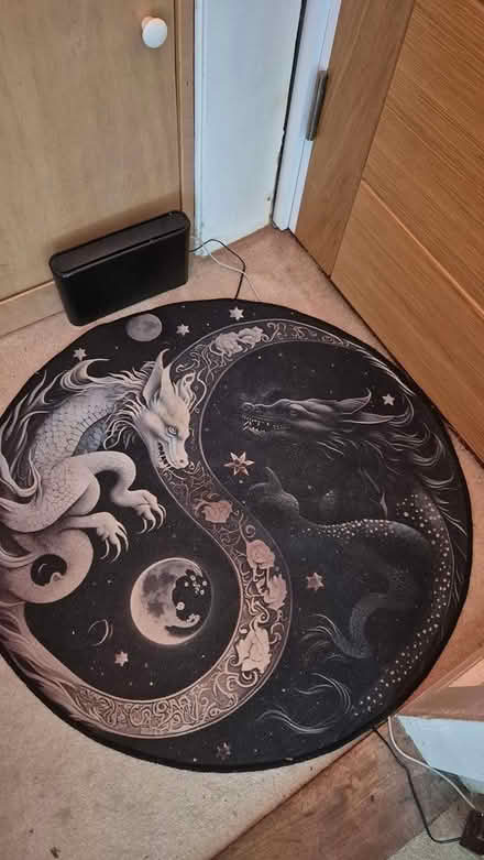 Photo of free Small circular rug (Winchester) #1