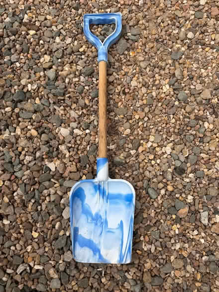 Photo of free Spade for the beach (Freehold LA1) #1