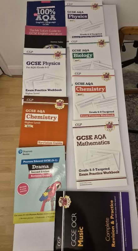 Photo of free GCSE revision books (Epsom, KT17) #1