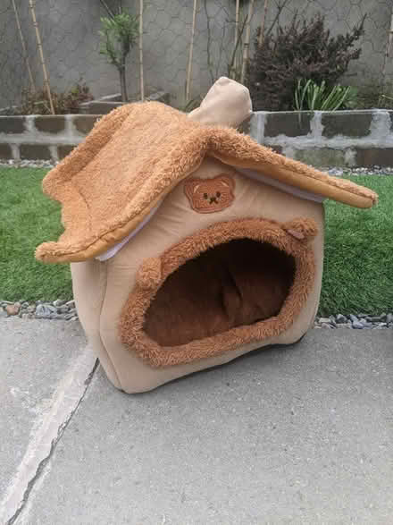 Photo of free Cat or small dog bed (Dublin 8) #1
