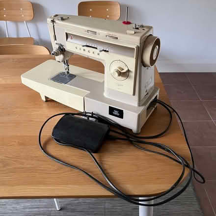 Photo of free Singer sewing machine in case, instruction book, accessories (Hornsey N8) #2