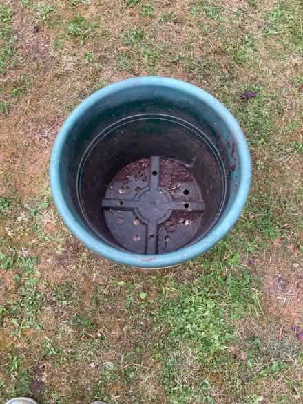 Photo of free Large plant pots (Banstead, near High Street) #3