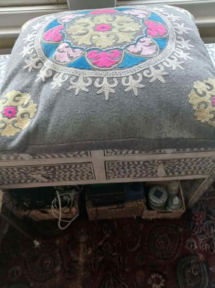 Photo of free Cushion (Earlsfield SW18) #1
